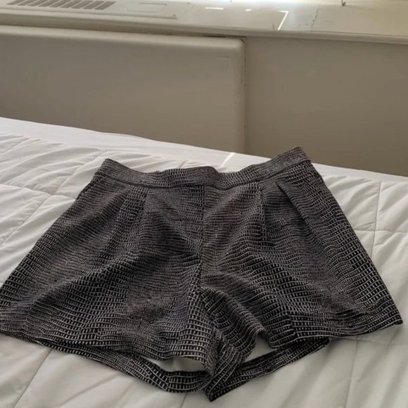 Dynamite Patterned Shorts - Picture 2 of 2